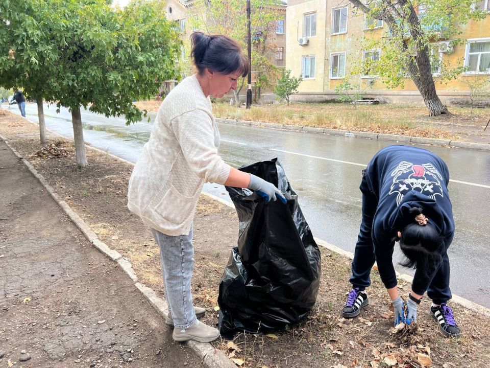 Субботник в Зугрэсе: вместе к чистоте! Субботник в Зугрэсе: вместе к чистоте!