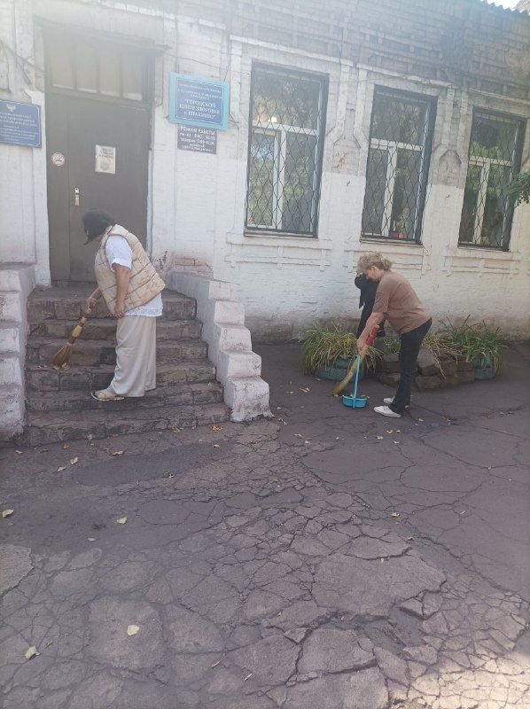 Сотрудники учреждений здравоохранения на Всероссийском субботнике "Зелёная Россия" Сотрудники учреждений здравоохранения на Всероссийском субботнике "Зелёная Россия"