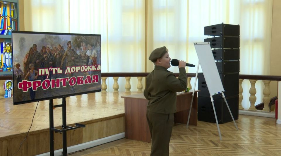 19 сентября в Шахтерске состоялось торжественное награждение победителей Всероссийского конкурса детского рисунка «Сталинград – символ победы!», организованного Союзом Народного Сплочения и приуроченного к 80-летию Великой... 19 сентября в Шахтерске состоялось торжественное награждение победителей Всероссийского конкурса детского рисунка «Сталинград – символ победы!», организованного Союзом Народного Сплочения и приуроченного к 80-летию Великой...
