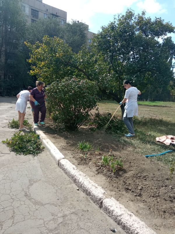 Сотрудники учреждений здравоохранения на Всероссийском субботнике "Зелёная Россия" Сотрудники учреждений здравоохранения на Всероссийском субботнике "Зелёная Россия"