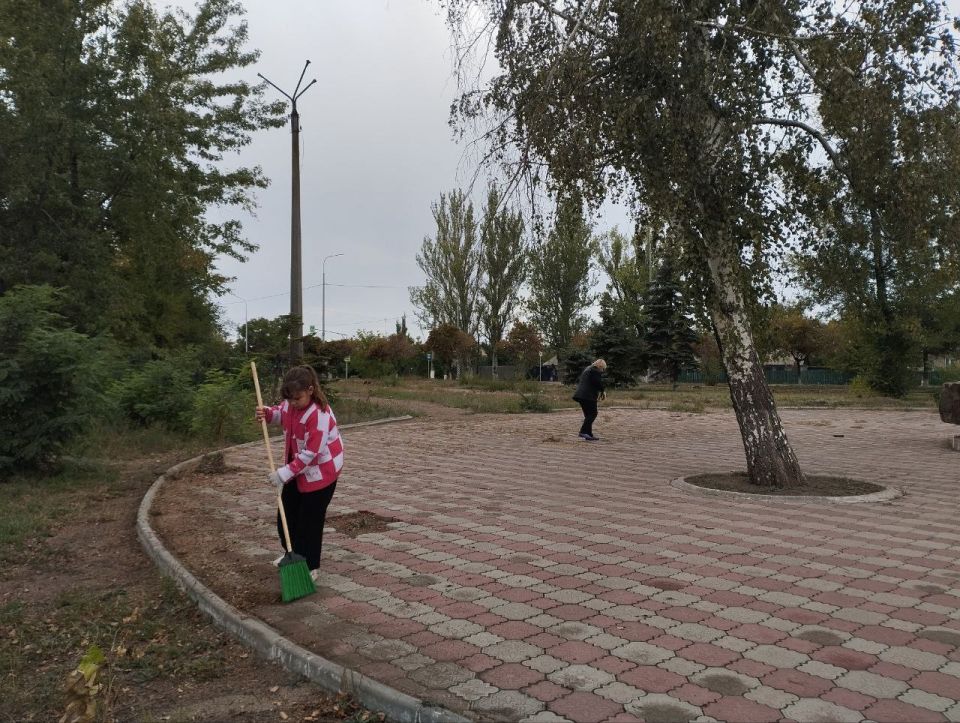 Игорь Мартынов: Сотрудники управления территориями городского округа Енакиево на Всероссийском субботнике Игорь Мартынов: Сотрудники управления территориями городского округа Енакиево на Всероссийском субботнике
