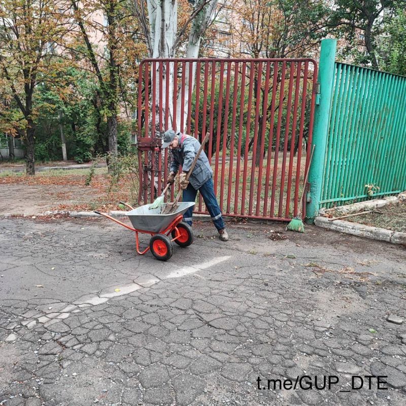 ВСЕ НА СУББОТНИК: ВО БЛАГО ЧИСТОТЫ И КОМФОРТА ДОНЕЦКА ВСЕ НА СУББОТНИК: ВО БЛАГО ЧИСТОТЫ И КОМФОРТА ДОНЕЦКА
