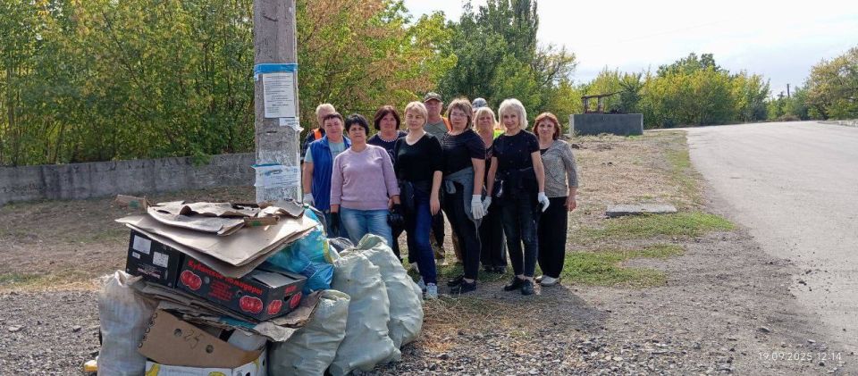Также сегодня прошел субботник в пгт Зуевка, став ярким продолжением волны экологических инициатив, охвативших городской округ Харцызск Также сегодня прошел субботник в пгт Зуевка, став ярким продолжением волны экологических инициатив, охвативших городской округ Харцызск