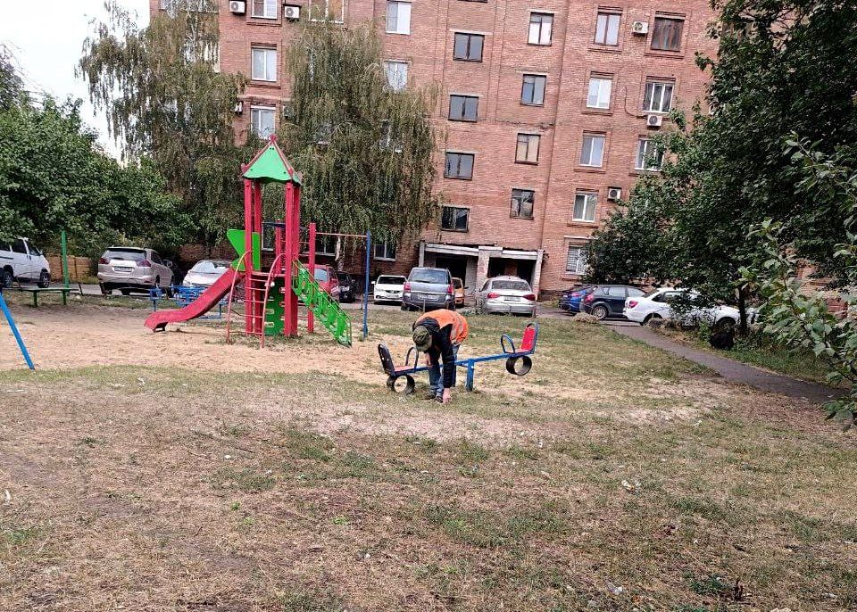 Иван Адамец: В рамках общегородского субботника в Куйбышевском районе прошли работы по благоустройству придомовых территорий Иван Адамец: В рамках общегородского субботника в Куйбышевском районе прошли работы по благоустройству придомовых территорий