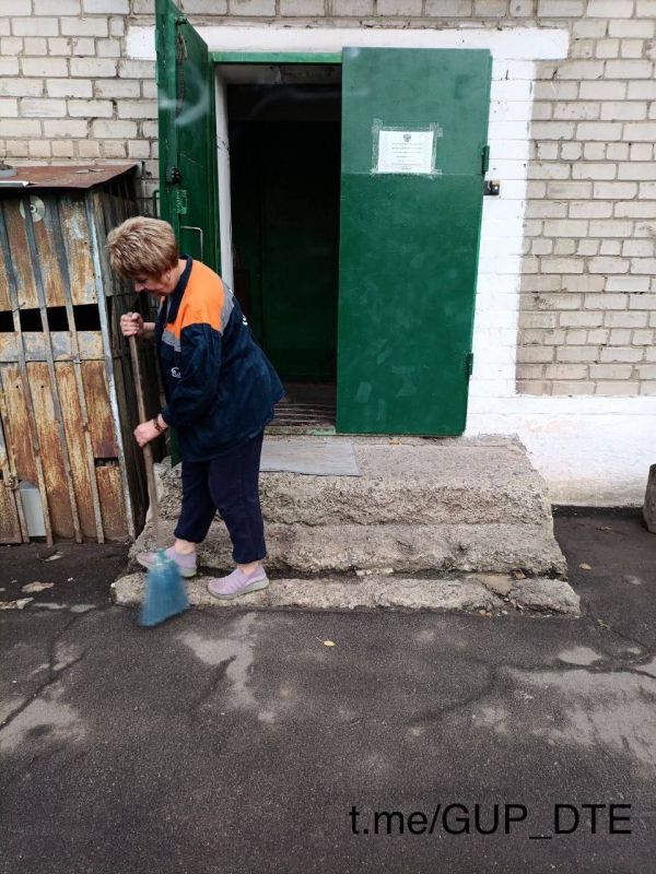 ВСЕ НА СУББОТНИК: ВО БЛАГО ЧИСТОТЫ И КОМФОРТА ДОНЕЦКА ВСЕ НА СУББОТНИК: ВО БЛАГО ЧИСТОТЫ И КОМФОРТА ДОНЕЦКА