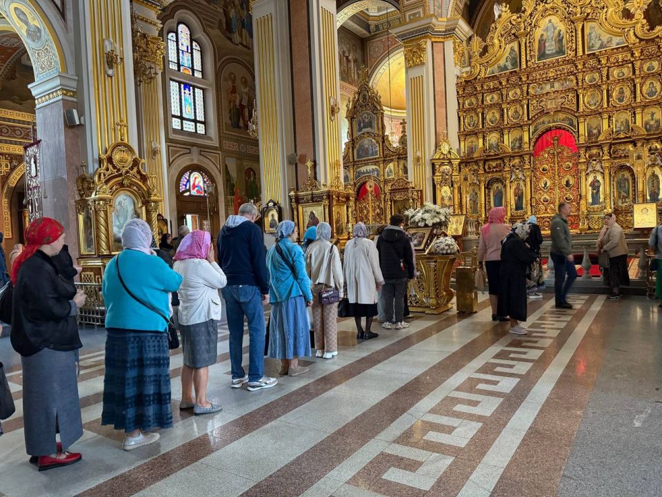 Помогаем людям в светлый праздник Помогаем людям в светлый праздник