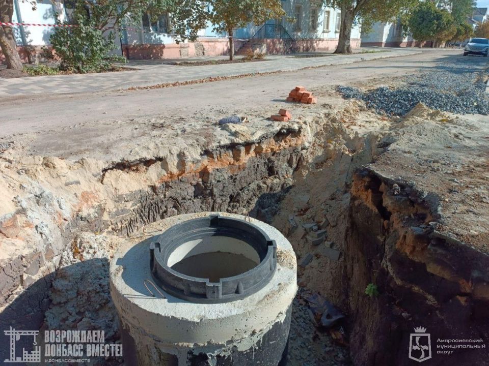 Завершается ремонт канализационного коллектора в Амвросиевке Завершается ремонт канализационного коллектора в Амвросиевке