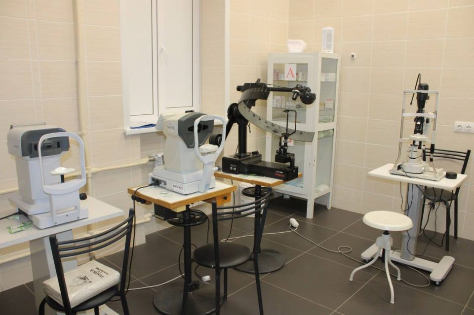 Медики из Петербурга оказывают офтальмологическую помощь в Мариуполе Медики из Петербурга оказывают офтальмологическую помощь в Мариуполе