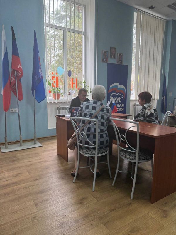 Виктор Николаенко (фракция «Единая Россия») рассказал о работе с гражданами в Харцызске Виктор Николаенко (фракция «Единая Россия») рассказал о работе с гражданами в Харцызске