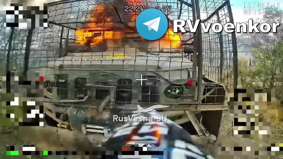 Спецназ сжигает бронетехнику врага, поддерживая наступление за Часов Яром