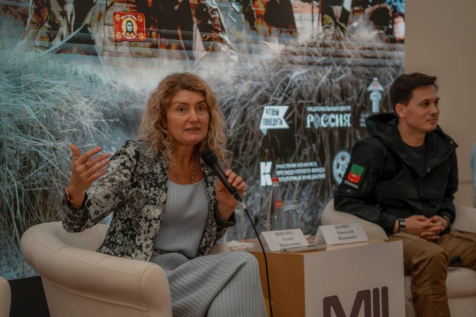 На службе Отечеству. Творческая молодежь ДНР встретилась в формате диалога на равных с представителями фестиваля «Кино на службе Отечеству» и АНО «Евразия» На службе Отечеству. Творческая молодежь ДНР встретилась в формате диалога на равных с представителями фестиваля «Кино на службе Отечеству» и АНО «Евразия»