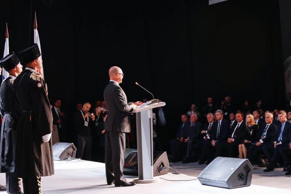 Константин Кузьмин: По поручению Главы Донецкой Народной Республики Дениса Пушилина в ходе участия в Первом Международном экономическом форуме в Цхинвале зачитал поздравление Главы ДНР с Днём 35-летия провозглашения... Константин Кузьмин: По поручению Главы Донецкой Народной Республики Дениса Пушилина в ходе участия в Первом Международном экономическом форуме в Цхинвале зачитал поздравление Главы ДНР с Днём 35-летия провозглашения...