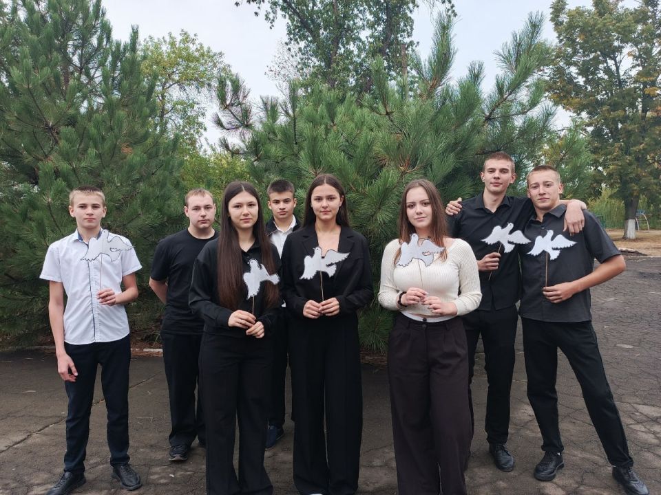 Наталья Великодная: В общеобразовательных учреждениях Тельмановского округа запустили акцию «Голубь мира» Наталья Великодная: В общеобразовательных учреждениях Тельмановского округа запустили акцию «Голубь мира»