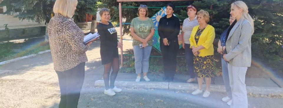 Сегодня, 22 сентября в Червоногвардейском районе состоялась встреча заместителя руководителя Управы Червоногвардейского внутригородского района Администрации городского округа Макеевка Татьяны Задорожной с жителями жилого... Сегодня, 22 сентября в Червоногвардейском районе состоялась встреча заместителя руководителя Управы Червоногвардейского внутригородского района Администрации городского округа Макеевка Татьяны Задорожной с жителями жилого...