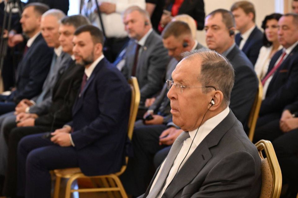 Игорь Кастюкевич: Вместе с коллегами сегодня принял участие в торжественном мероприятии в Доме приемов МИД России Игорь Кастюкевич: Вместе с коллегами сегодня принял участие в торжественном мероприятии в Доме приемов МИД России