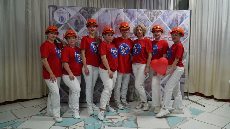 Михаил Желтяков: С 19 по 21 сентября в пос. Урзуф прошел II Cлёт работников культуры «Душа Донбасса» Михаил Желтяков: С 19 по 21 сентября в пос. Урзуф прошел II Cлёт работников культуры «Душа Донбасса»