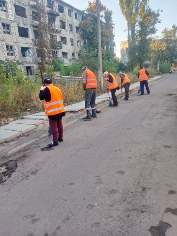 С заботой об округе.. За 22.09.2025 года сотрудниками МУП АГЯ «ЖЭК» С заботой об округе.. За 22.09.2025 года сотрудниками МУП АГЯ «ЖЭК»