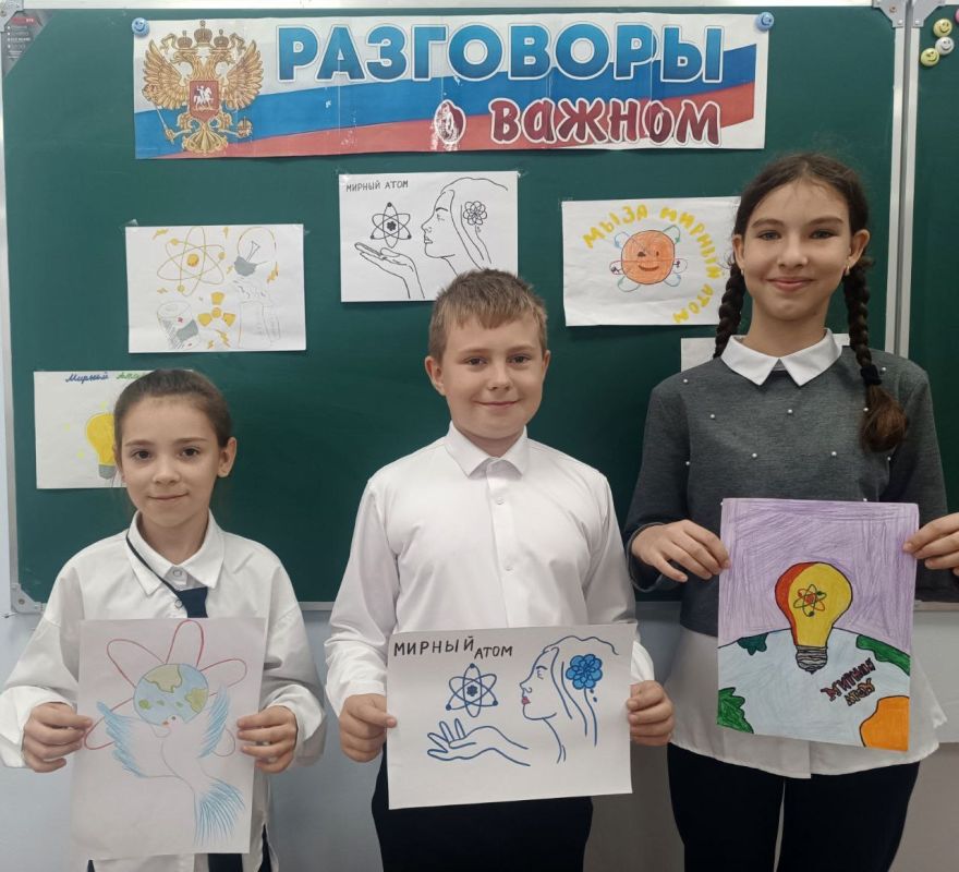 В школах Кировского прошли внеурочные занятия «Разговоры о важном» В школах Кировского прошли внеурочные занятия «Разговоры о важном»
