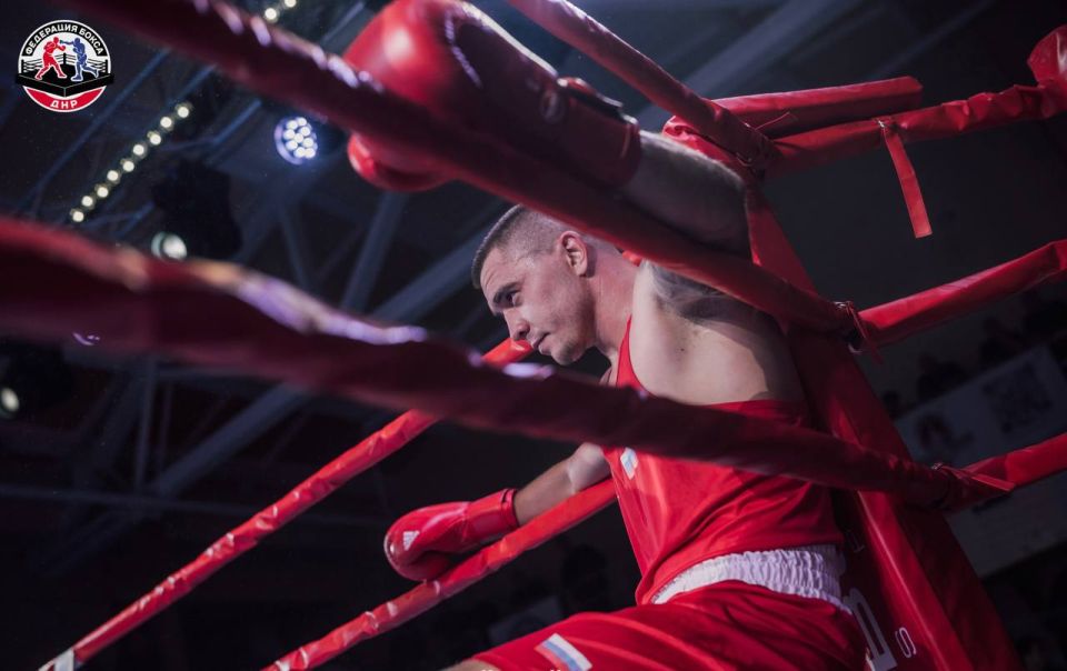 20 сентября в городе Донецк в спортивном комплексе «Сила Донбасса» прошли Открытые республиканские соревнования по боксу «Памяти первого Председателя наблюдательного совета Федерации бокса ДНР, основателя батальона... 20 сентября в городе Донецк в спортивном комплексе «Сила Донбасса» прошли Открытые республиканские соревнования по боксу «Памяти первого Председателя наблюдательного совета Федерации бокса ДНР, основателя батальона...
