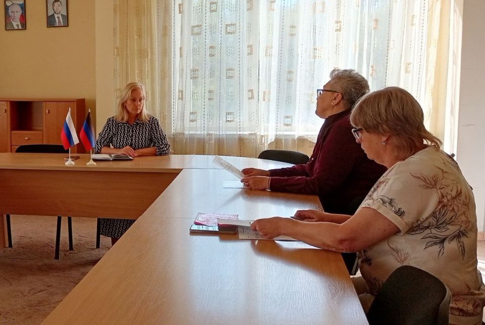 Наталья Бегуненко: В понедельник, 22 сентября, руководитель Управы Петровского внутригородского района Администрации городского округа Донецк Наталья Ивановна Бегуненко провела еженедельный прием граждан Наталья Бегуненко: В понедельник, 22 сентября, руководитель Управы Петровского внутригородского района Администрации городского округа Донецк Наталья Ивановна Бегуненко провела еженедельный прием граждан