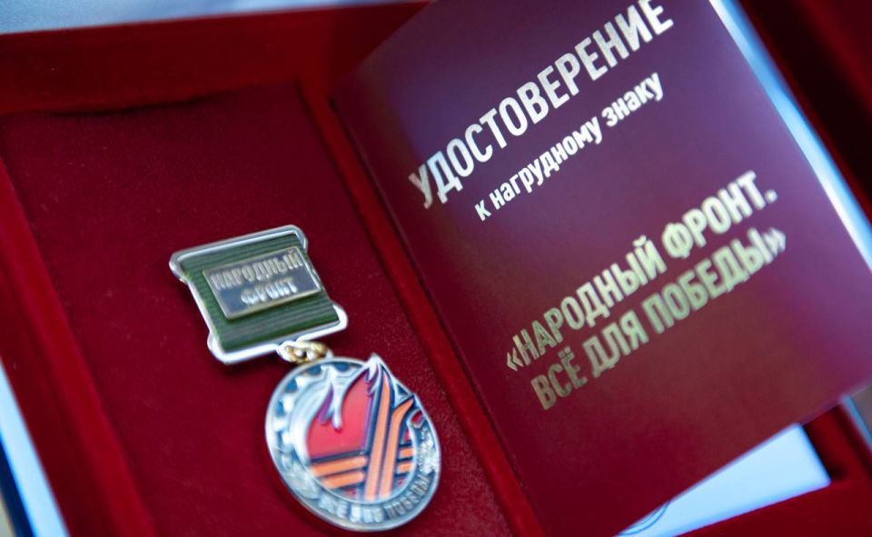 Сотрудники Минпросвещения России передали гуманитарную помощь бойцам СВО Сотрудники Минпросвещения России передали гуманитарную помощь бойцам СВО