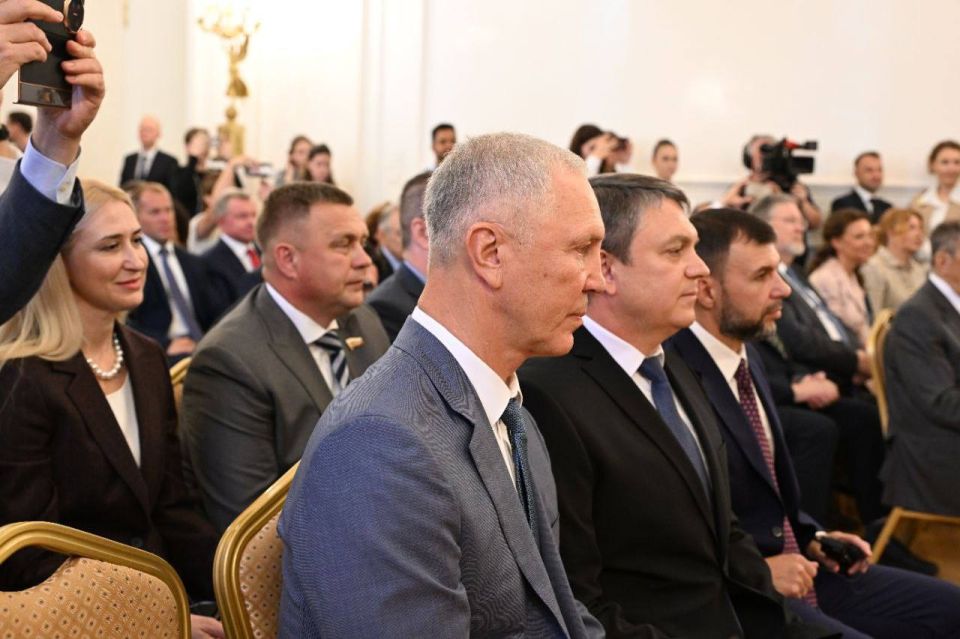Игорь Кастюкевич: Вместе с коллегами сегодня принял участие в торжественном мероприятии в Доме приемов МИД России Игорь Кастюкевич: Вместе с коллегами сегодня принял участие в торжественном мероприятии в Доме приемов МИД России