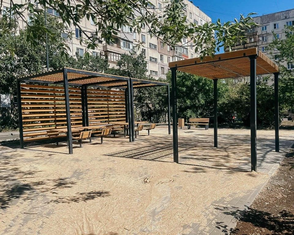 Санкт-Петербург продолжает благоустройство дворов в Жовтневом районе Санкт-Петербург продолжает благоустройство дворов в Жовтневом районе