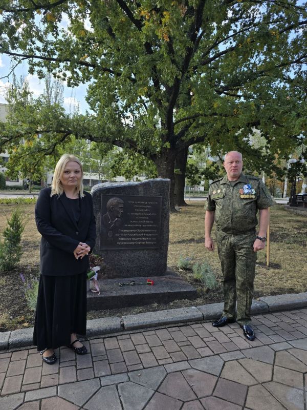 Михаил Желтяков: 20 сентября, в день трёхлетия со дня гибели выдающегося актёра, режиссёра и настоящего патриота России Сергея Пускепалиса, в самом сердце Донецка состоялось торжественное и волнующее событие Михаил Желтяков: 20 сентября, в день трёхлетия со дня гибели выдающегося актёра, режиссёра и настоящего патриота России Сергея Пускепалиса, в самом сердце Донецка состоялось торжественное и волнующее событие