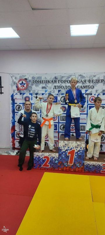 21 сентября в г.Донецке в спортивном клубе Танрен прошло открытое первенство городского округа г.Донецк по дзюдо среди мальчиков и девочек 2014-2015 гг.р.и юношей и девушек 2011-2013 гг.р 21 сентября в г.Донецке в спортивном клубе Танрен прошло открытое первенство городского округа г.Донецк по дзюдо среди мальчиков и девочек 2014-2015 гг.р.и юношей и девушек 2011-2013 гг.р
