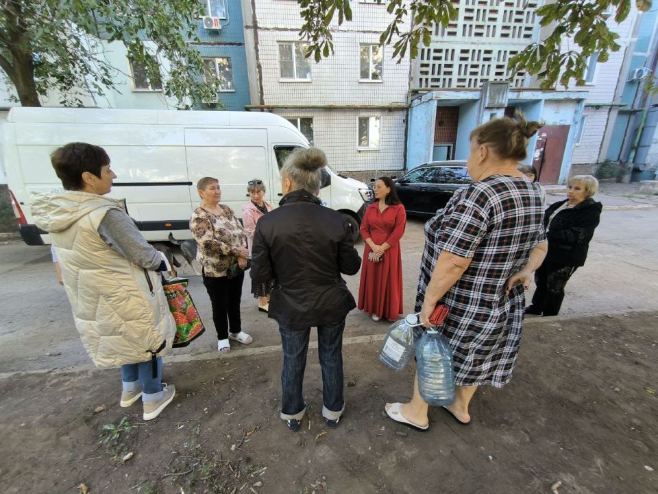 По поручению Главы ДНР Дениса Пушилина 22.09.2025 по адресу: г. Донецк, пр. Ленинский,140 состоялась встреча с жителями, на которой присутствовали руководитель Управы Ленинского внутригородского района Татьяна... По поручению Главы ДНР Дениса Пушилина 22.09.2025 по адресу: г. Донецк, пр. Ленинский,140 состоялась встреча с жителями, на которой присутствовали руководитель Управы Ленинского внутригородского района Татьяна...