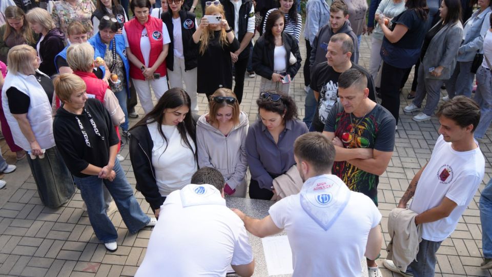 Михаил Желтяков: С 19 по 21 сентября в пос. Урзуф прошел II Cлёт работников культуры «Душа Донбасса» Михаил Желтяков: С 19 по 21 сентября в пос. Урзуф прошел II Cлёт работников культуры «Душа Донбасса»