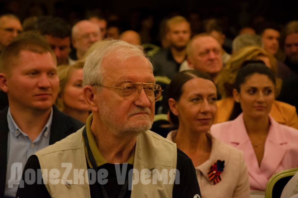 “Сейчас цели другие”: Александр Кофман назвал главную особенность фестиваля “Звезды над Донбассом” “Сейчас цели другие”: Александр Кофман назвал главную особенность фестиваля “Звезды над Донбассом”