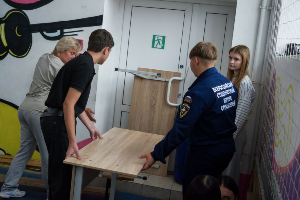 Очередной этап проекта «Школа антитеррора» Донецкого РО ВСКС прошёл на базе Володарской школы №1 и Володарской школы №2 Очередной этап проекта «Школа антитеррора» Донецкого РО ВСКС прошёл на базе Володарской школы №1 и Володарской школы №2