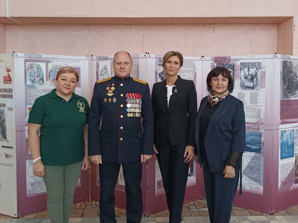 Донецкий республиканский художественный музей подписал соглашение о сотрудничестве с Сарапульским историко-архитектурным и художественным музеем-заповедником Донецкий республиканский художественный музей подписал соглашение о сотрудничестве с Сарапульским историко-архитектурным и художественным музеем-заповедником