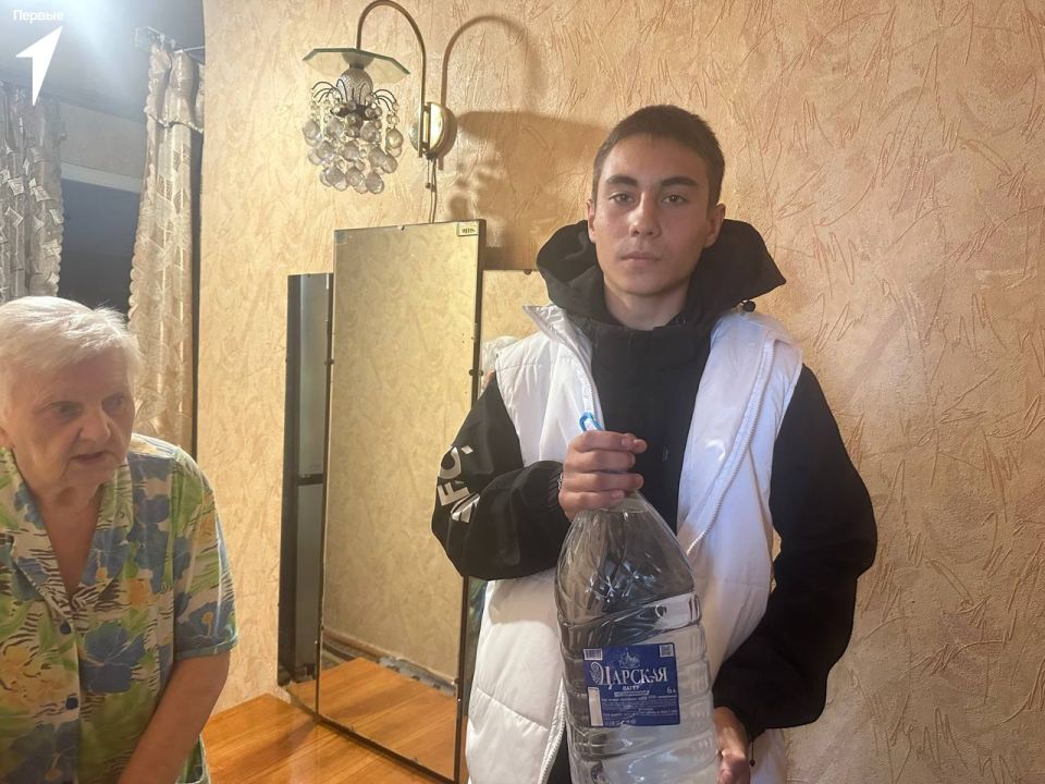 Первые идут на помощь. Активисты оказали помощь наиболее уязвимым категориям населения Первые идут на помощь. Активисты оказали помощь наиболее уязвимым категориям населения