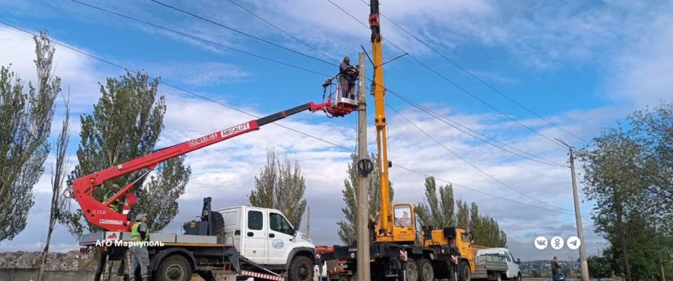 За неделю энергетики смонтировали в Мариуполе более 2000 метров кабеля За неделю энергетики смонтировали в Мариуполе более 2000 метров кабеля