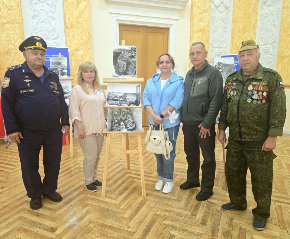 Александр Шатов: В Шахтерске открылась фотовыставка «Боевой путь от Кабула до освобождения Мариуполя» Александр Шатов: В Шахтерске открылась фотовыставка «Боевой путь от Кабула до освобождения Мариуполя»