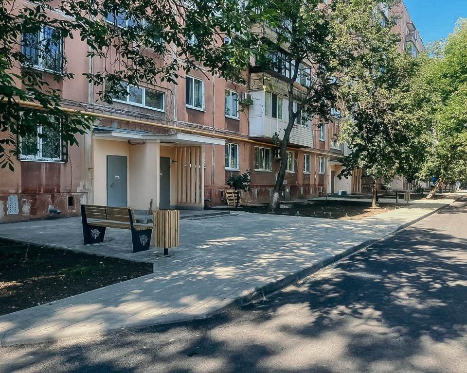 Санкт-Петербург продолжает благоустройство дворов в Жовтневом районе Санкт-Петербург продолжает благоустройство дворов в Жовтневом районе