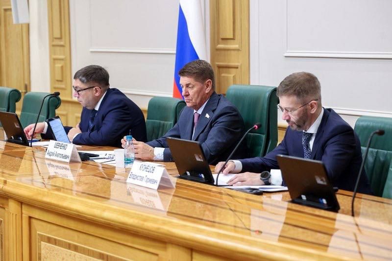 Александр Волошин: #работа_в_СФ. Сегодня в Совете Федерации в рамках проведения Дней Чукотского автономного округа состоялось расширенное заседание Комитета СФ по федеративному устройству, региональной политике, местному... Александр Волошин: #работа_в_СФ. Сегодня в Совете Федерации в рамках проведения Дней Чукотского автономного округа состоялось расширенное заседание Комитета СФ по федеративному устройству, региональной политике, местному...