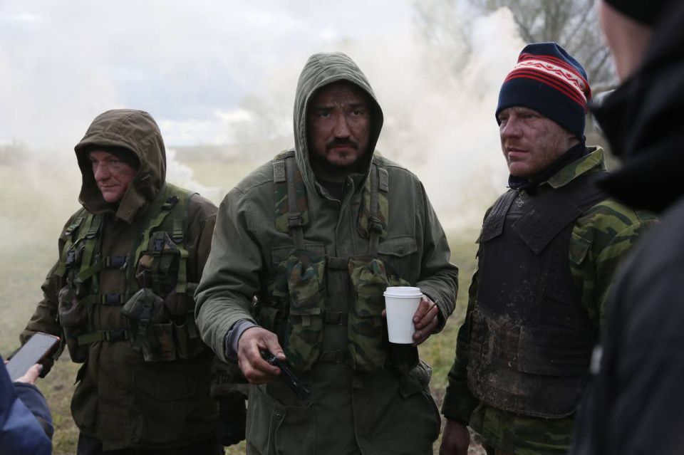 Эксклюзивное интервью военкора агентства ANNA NEWS Марии Коледа с Ринатом Есеналиевым - бывшим ополченцем, военным корреспондентом, киноактёром, сценаристом Эксклюзивное интервью военкора агентства ANNA NEWS Марии Коледа с Ринатом Есеналиевым - бывшим ополченцем, военным корреспондентом, киноактёром, сценаристом