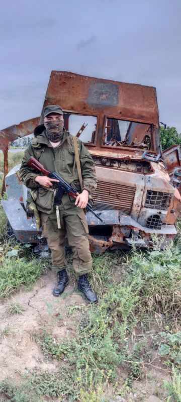 Эксклюзивное интервью военкора агентства ANNA NEWS Марии Коледа с Ринатом Есеналиевым - бывшим ополченцем, военным корреспондентом, киноактёром, сценаристом Эксклюзивное интервью военкора агентства ANNA NEWS Марии Коледа с Ринатом Есеналиевым - бывшим ополченцем, военным корреспондентом, киноактёром, сценаристом