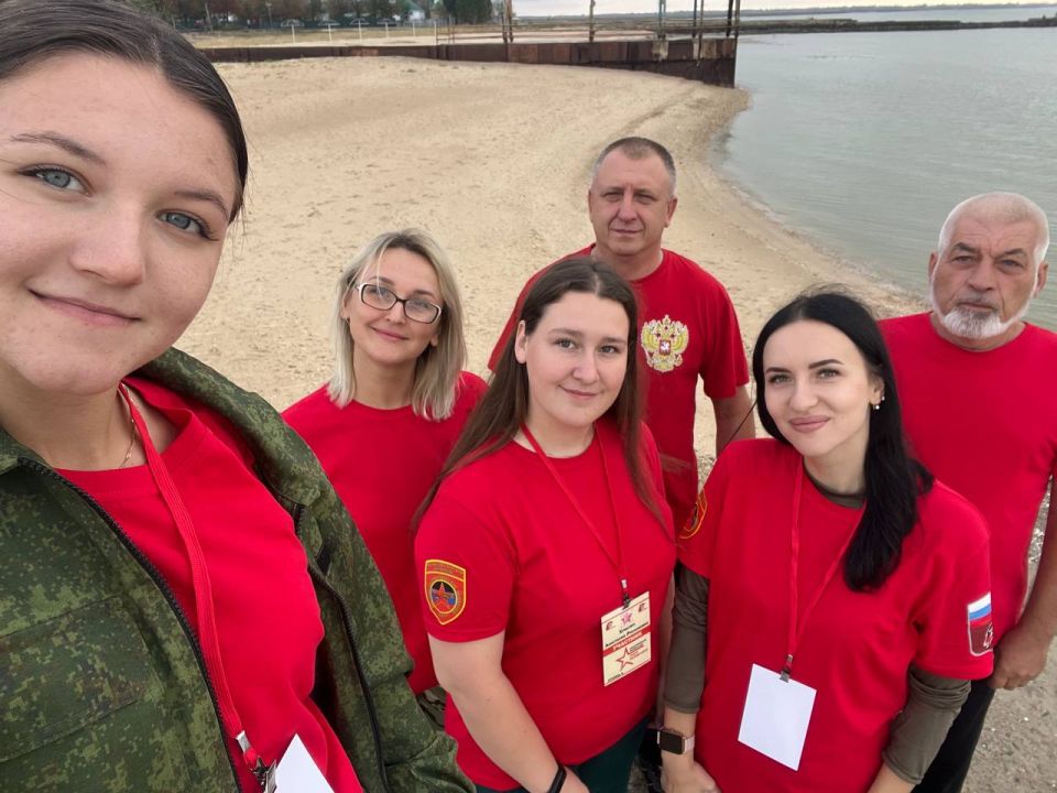 Сила Республики. Руководитель юнармейского отряда ВПК "Пламя" ГБОУ "Средняя школа № 4 г.о. Харцызск", Жукова Марина Константиновна и председатель совета юнармейских командиров Мокровуз Виктория Андреевна, приняли участие в... Сила Республики. Руководитель юнармейского отряда ВПК "Пламя" ГБОУ "Средняя школа № 4 г.о. Харцызск", Жукова Марина Константиновна и председатель совета юнармейских командиров Мокровуз Виктория Андреевна, приняли участие в...