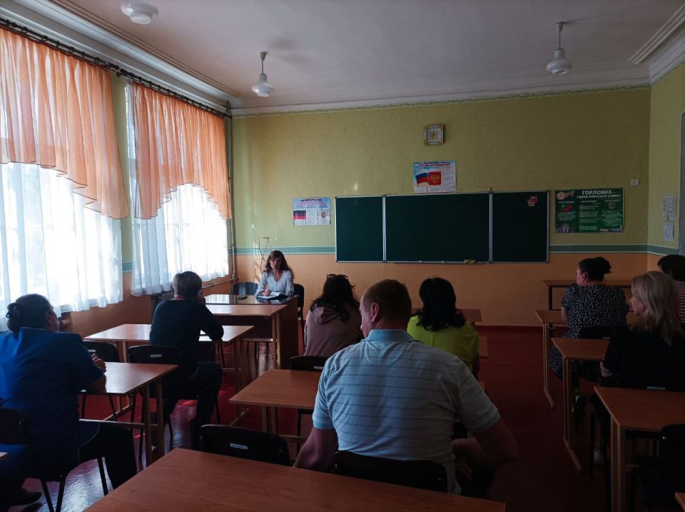Иван Приходько: В Центрально-Городском районе Горловки прошли встречи с трудовыми коллективами Иван Приходько: В Центрально-Городском районе Горловки прошли встречи с трудовыми коллективами