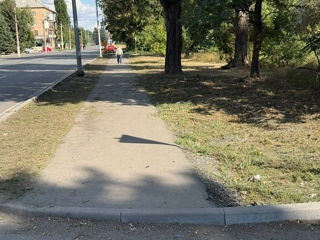 Индивидуальный предприниматель Алексей Боршош продолжает отзываться на просьбы жителей и активно оказывать посильную помощь на благо и комфорт жителей нашего района Индивидуальный предприниматель Алексей Боршош продолжает отзываться на просьбы жителей и активно оказывать посильную помощь на благо и комфорт жителей нашего района