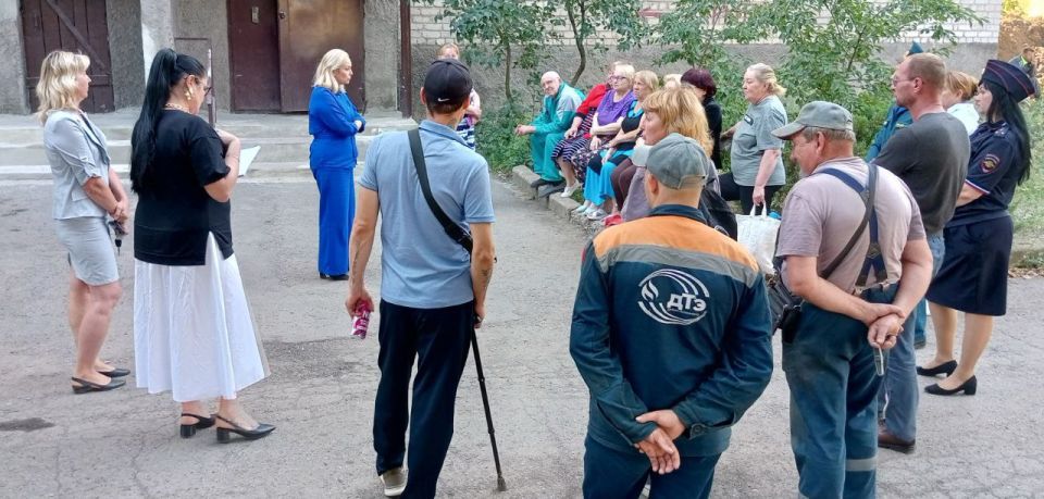 Наталья Бегуненко: По поручению Главы ДНР Дениса Пушилина в Петровском районе продолжаются встречи с населением Наталья Бегуненко: По поручению Главы ДНР Дениса Пушилина в Петровском районе продолжаются встречи с населением