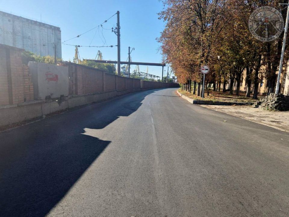 Мариуполь становится комфортнее для автомобилистов и пешеходов! Мариуполь становится комфортнее для автомобилистов и пешеходов!