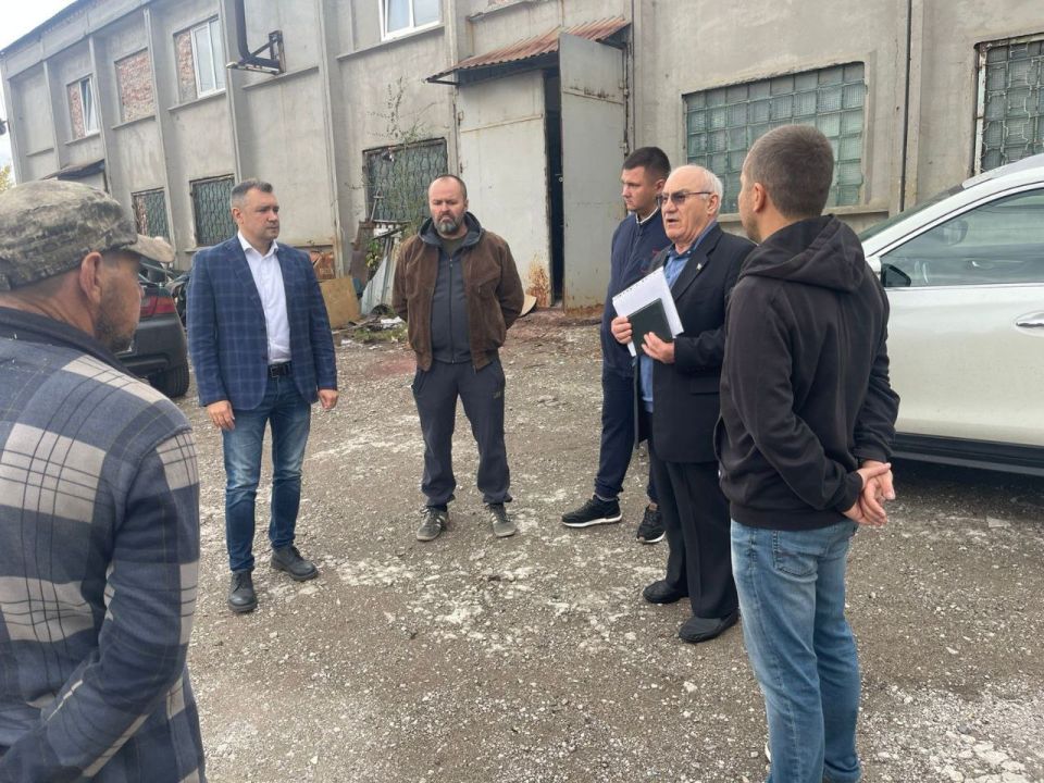 Николай Сытов работает на сходах граждан Николай Сытов работает на сходах граждан