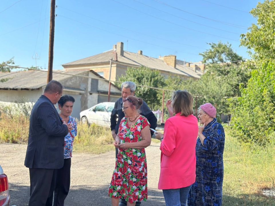 Денис Зубов: Сход граждан. 23 сентября в Иловайске состоялась встреча жителей с заместителем главы муниципального образования городской округ Иловайск Александром Кузнецовым Денис Зубов: Сход граждан. 23 сентября в Иловайске состоялась встреча жителей с заместителем главы муниципального образования городской округ Иловайск Александром Кузнецовым