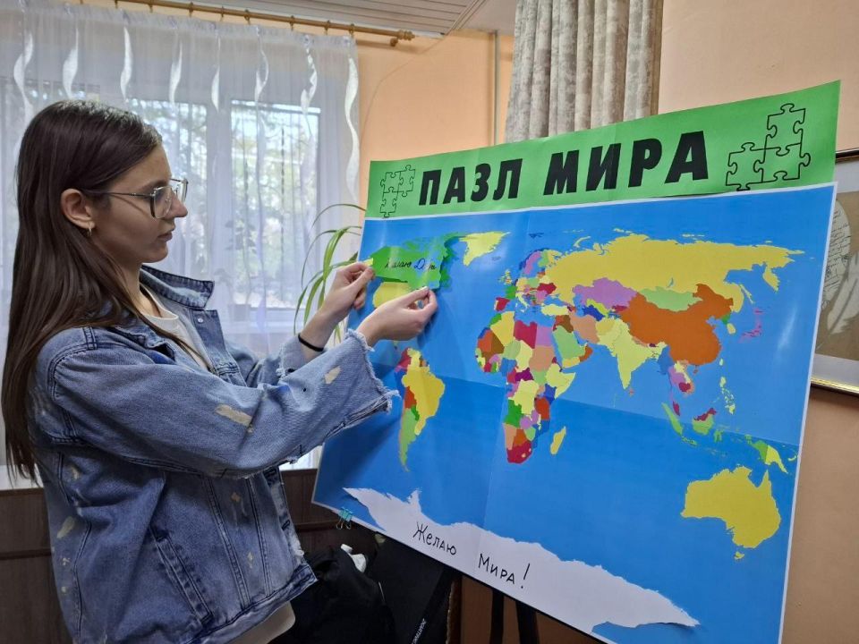 Библиотечные мероприятия прошли в Докучаевке ко Дню мира Библиотечные мероприятия прошли в Докучаевке ко Дню мира