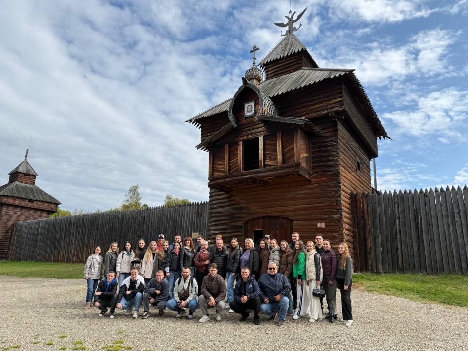 Ещё три далёких региона стали близкими и родными: «Донбасс» возвратился с дальневосточных гастролей Ещё три далёких региона стали близкими и родными: «Донбасс» возвратился с дальневосточных гастролей